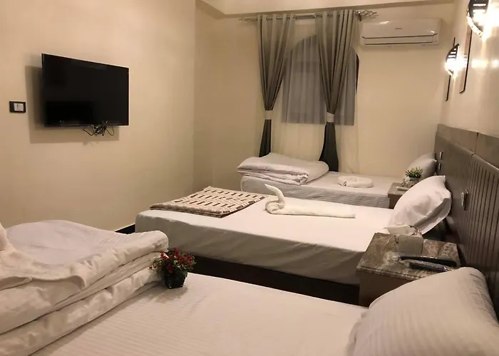 Room In Condo - Dahab Motel, Triple Room With 3 Beds Walking Distance To The Beach Dahab