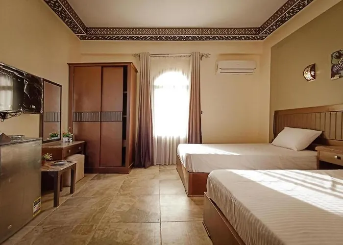 Room In Condo - Dahab Motel, Triple Room With 3 Beds Walking Distance To The Beach Vendégház