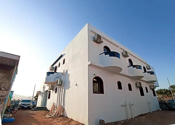 Vendégház Room In Condo - Dahab Motel, Triple Room With 3 Beds Walking Distance To The Beach